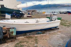 Lancia navalplastica 5mt senza motore