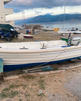 Lancia navalplastica 5mt senza motore