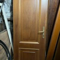 Porte in legno di noce