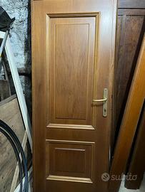 Porte in legno di noce