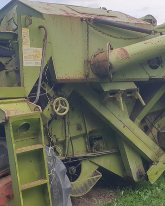 Mietitrebbia Claas Consul