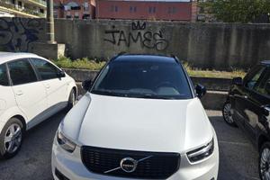 Volvo XC40 Recharge T5 Plug-in Hybrid – Full Opti