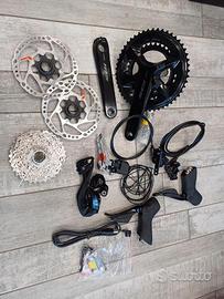 Shimano 105 di2 disc R7100 NUOVO