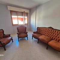 DIVANI IN PELLE VINTAGE
