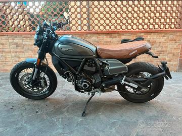 Ducati Scrambler 800 NightShift