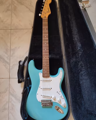 Squier (by Fender) Stratocaster Bullet
