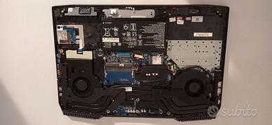 HP Omen 17 AN012DX I7 RX580 guasto per ricambi