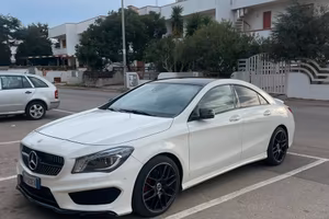 MERCEDES CLA 220 PREMIUM AMG LINE