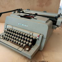 Macchina da scrivere Olivetti linea 98