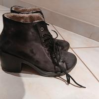 scarponcini stringati