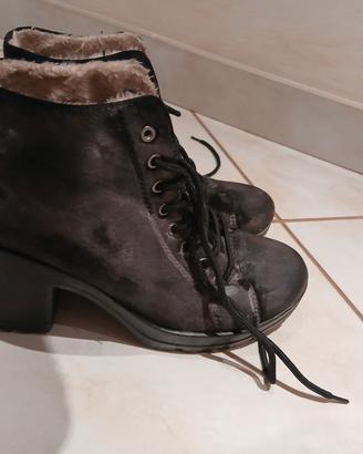 scarponcini stringati