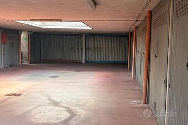 Box / Garage di 15 m² a Limbiate