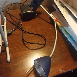lampada da tavolo blu