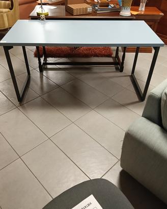Scrivania moderna 
