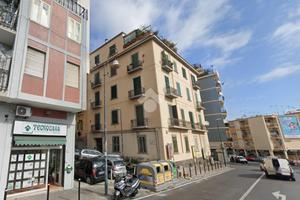 3 LOCALI A NAPOLI