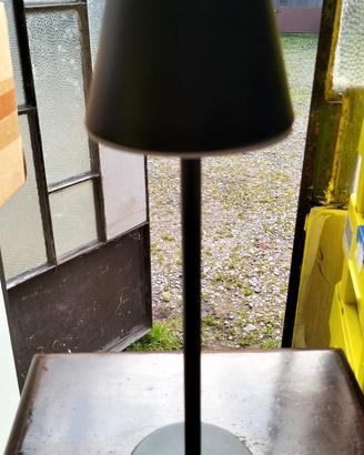 Lampada Led funzionante nero da tavolo o scrivania