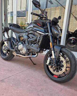 Ducati Monster 937 DARK STEALTH