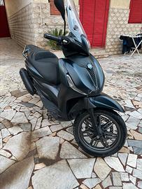 Beverly 300 s