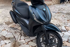 Beverly 300 s