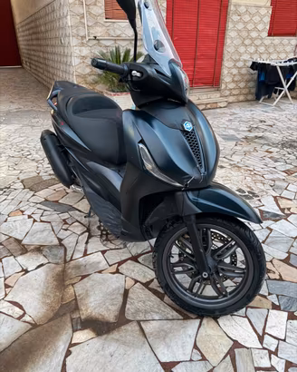 Beverly 300 s