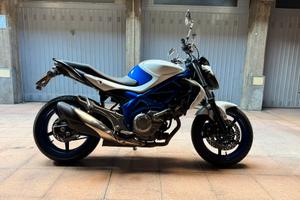 Suzuki Gladius 650