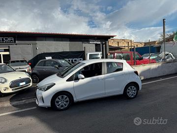 Toyota Yaris 1.5 Hybrid 5p - Automatica - Superpre