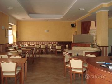 Ristorante-Bar 225 mq suddivisi in due ambienti