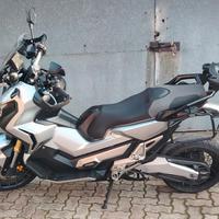 HONDA X-ADV 750 