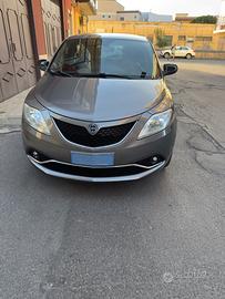 Ypsilon 2015