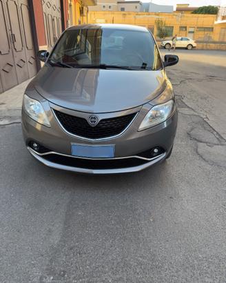 Ypsilon 2015
