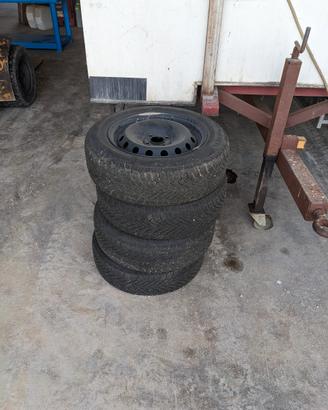 Cerchi in ferro 6jx15h2 gomme invernali 185 65 R15