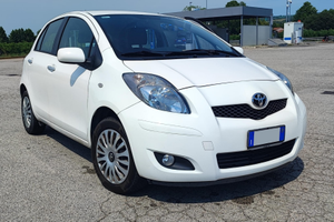 TOYOTA  Yaris