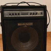 Amplificatore Behringer 