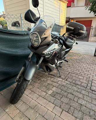 Honda Transalp 700 quasi nuova (km 18000)