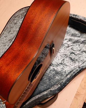 Chitarra  martin D-10e