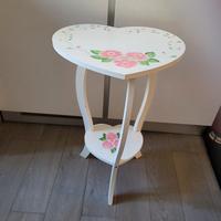 Tavolino a forma di cuore