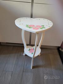 Tavolino a forma di cuore