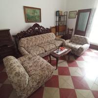 Divano-letto e poltrone stile antico