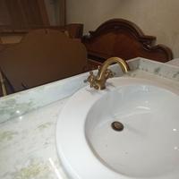 Mobile lavabo in legno massello e marmo spettacolo