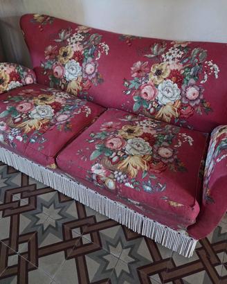 Divano stile retro' floreale  e poltrone