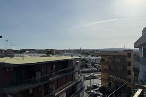 Trilocale - abitabile - semiarredato -