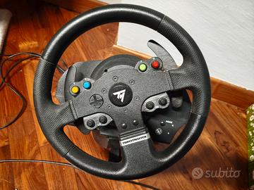 volante Thrusmaster e pedaliera