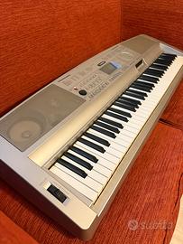 Pianola yamaha portable grand DGX 300