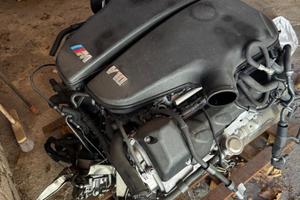 Motore bmw s85v10b50