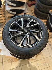 Kit gomme Yaris 195/55 R16 + cerchi originali