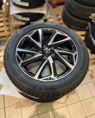 Kit gomme Yaris 195/55 R16 + cerchi originali