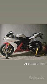 Yamaha r1