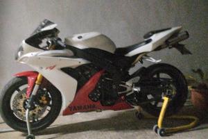 Yamaha r1