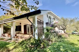 Villa con parco privato