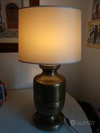 Lampada da tavolo in ottone